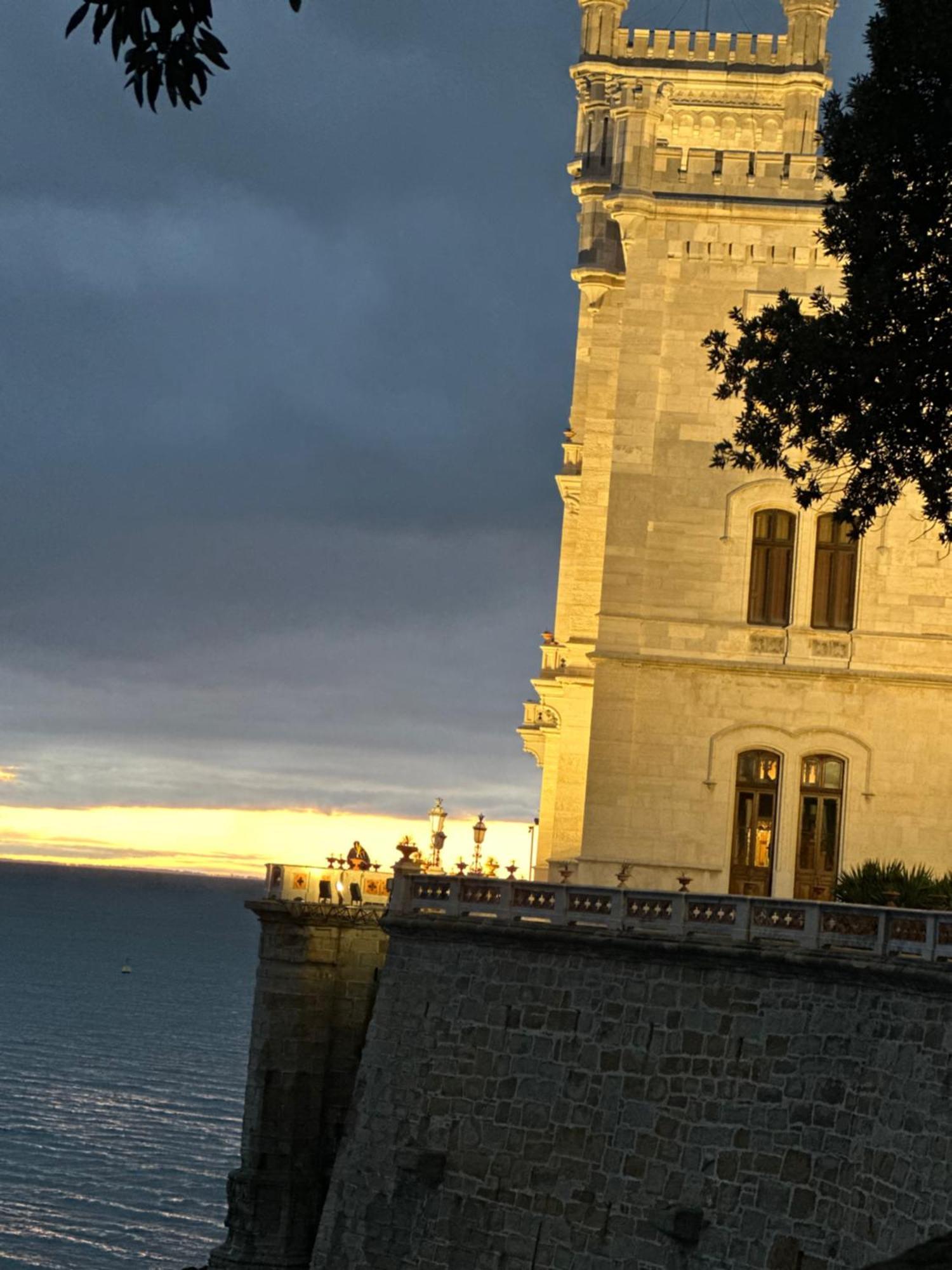 Apartamento Le Rive Del Revoltella Trieste Exterior foto
